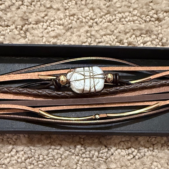 Brown and Gold Leather Bracelet - Picture 1 of 6